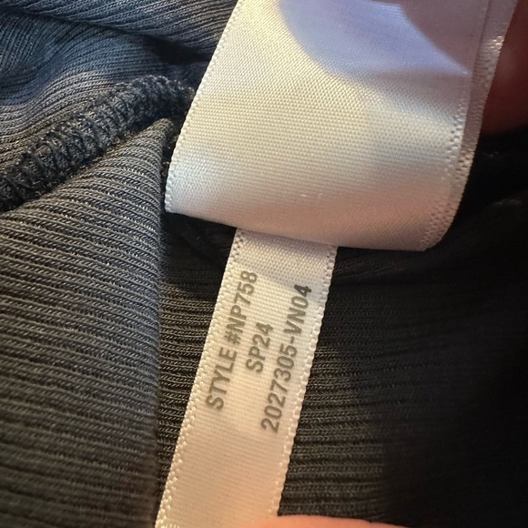 New Madewell Contrast Stitched Crewneck Crop Lightweight Tee Shirt Black Coal M - Picture 10 of 11